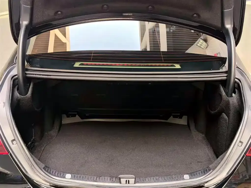 Mercedes-Benz E-Class 2023 из CN, фото 8