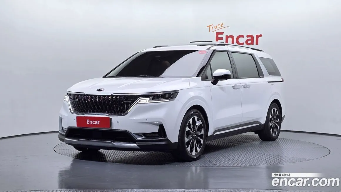 Kia Carnival — фото 1