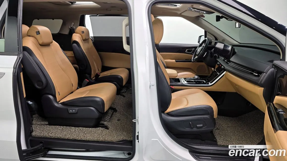 Kia Carnival — фото 10
