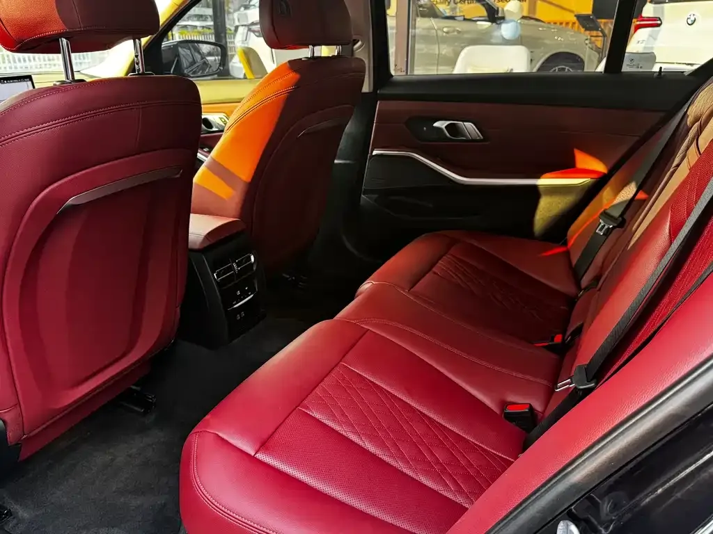 BMW 3 Series 2024 из CN, фото 7