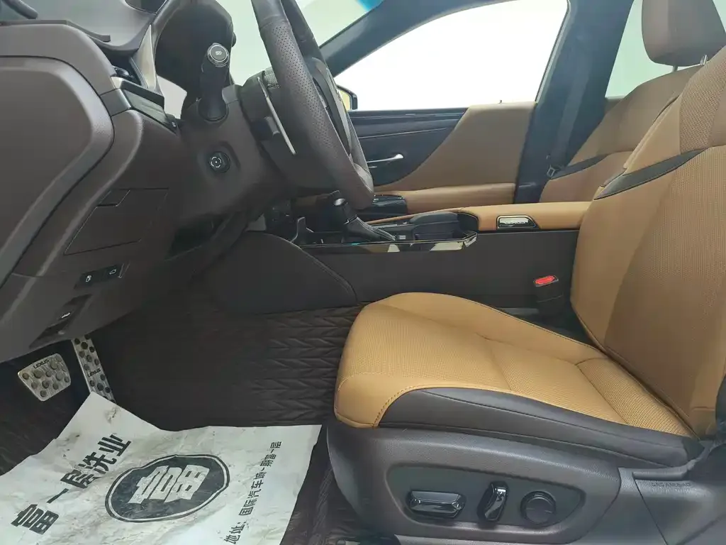 Lexus ES 2021 из CN, фото 10