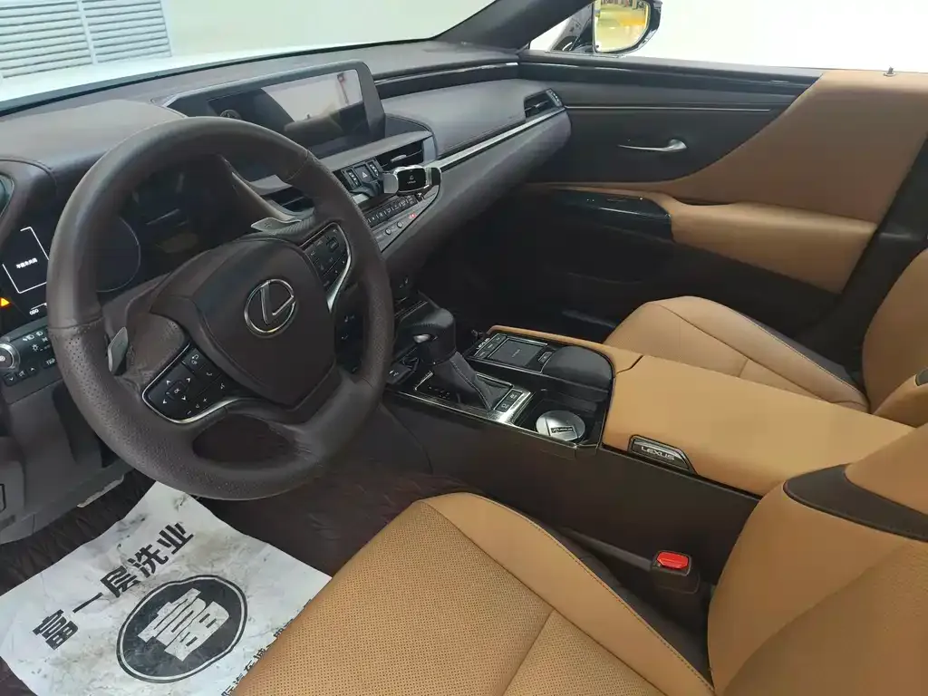 Lexus ES 2021 из CN, фото 9
