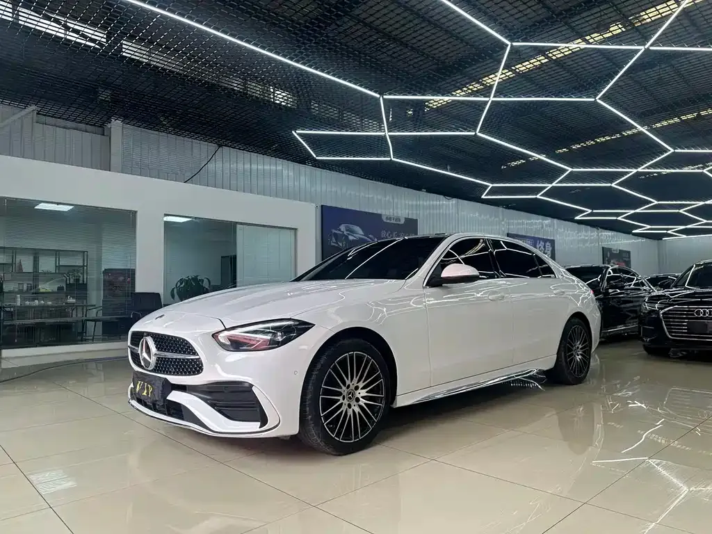 Mercedes-Benz C-Class — фото 1