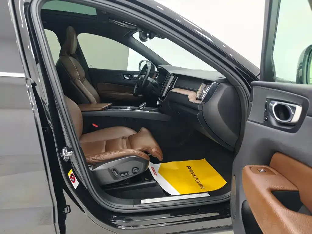 [object Object] XC60 2022 из CN, фото 10