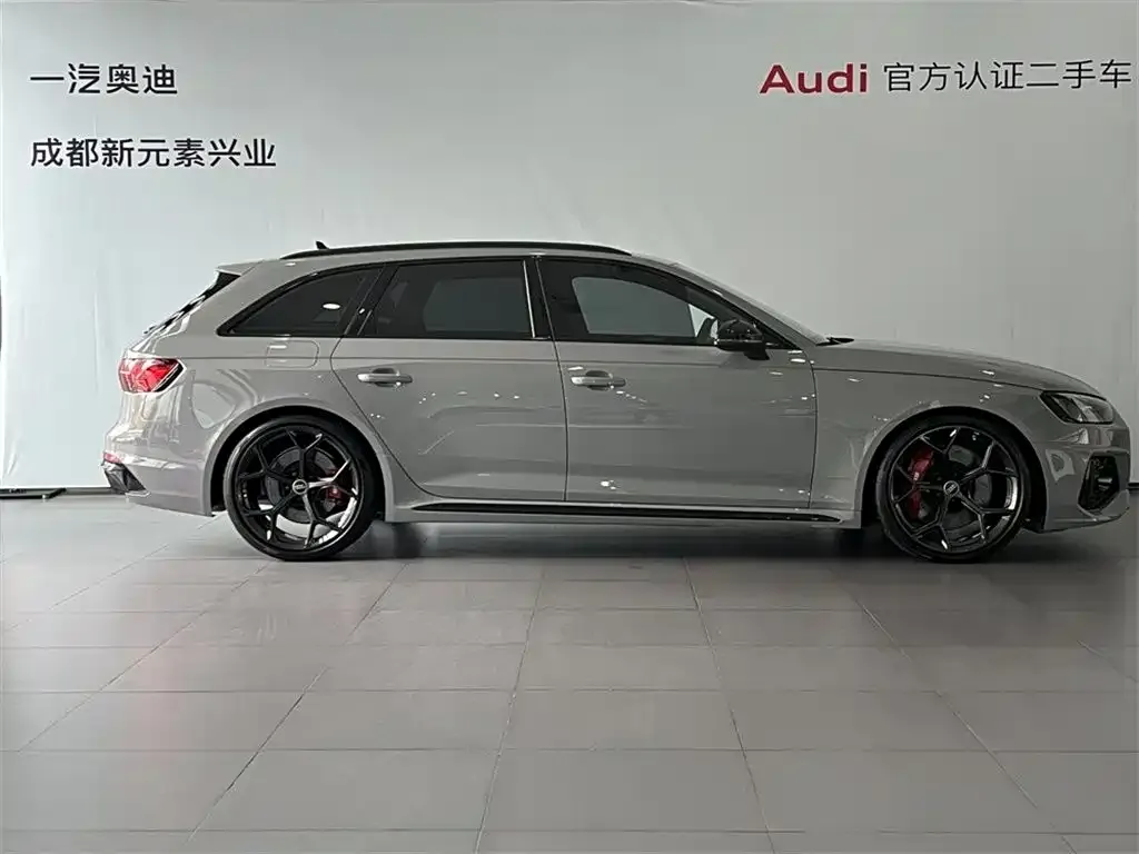 Audi RS 4 2024 из CN, фото 3