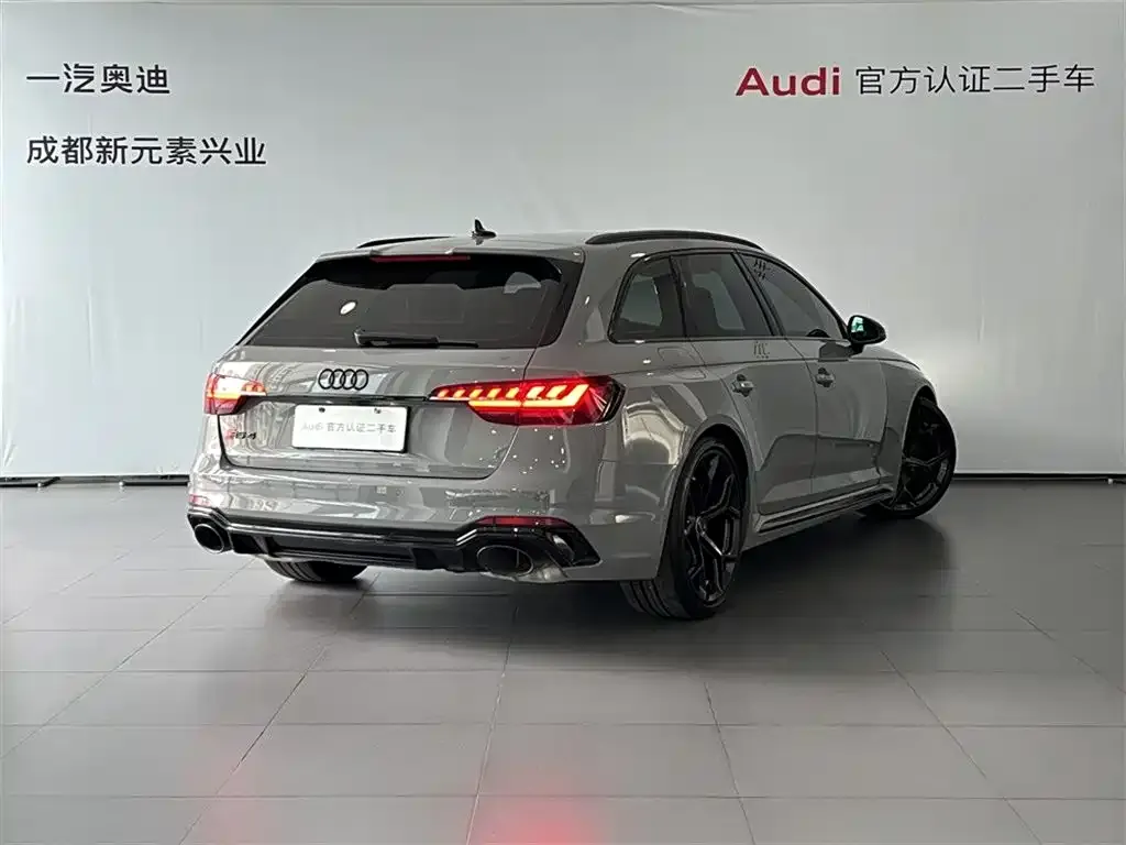 Audi RS 4 2024 из CN, фото 4