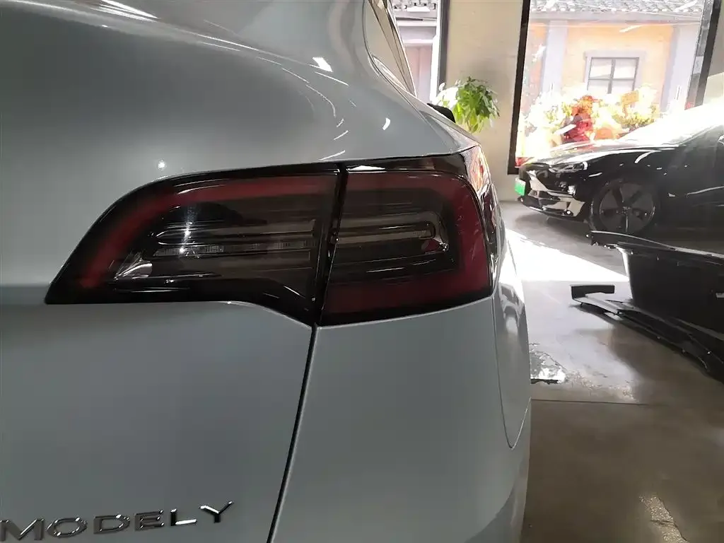 Tesla Model Y 2023 из CN, фото 8