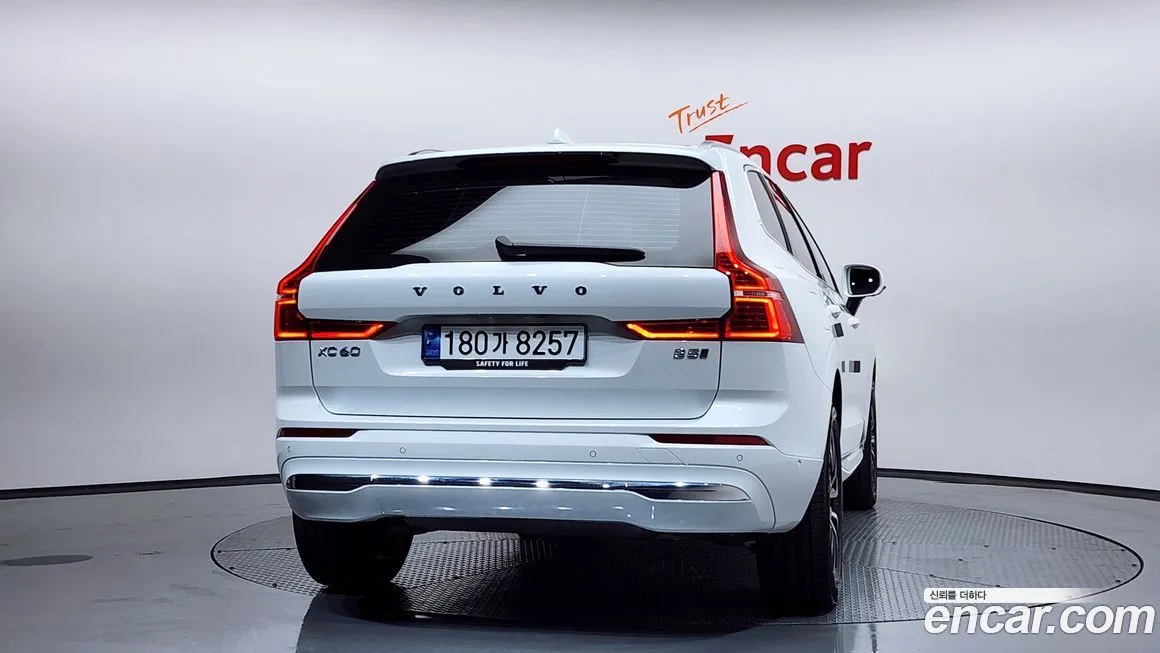 Volvo XC60 — фото 4