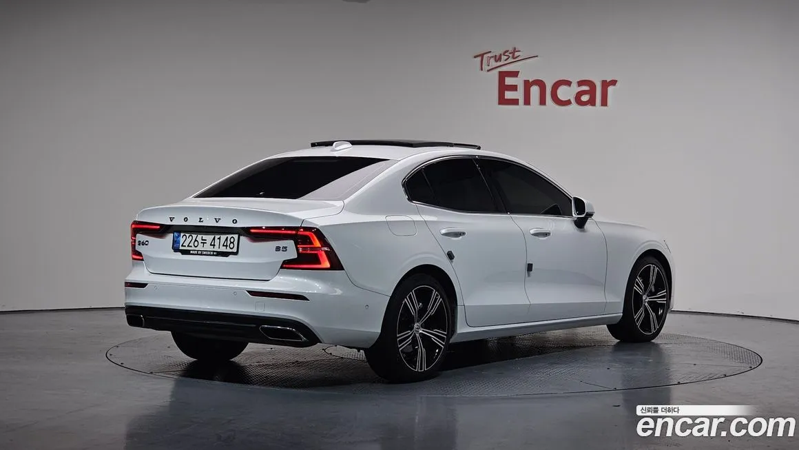 Volvo S60 2021 из KR, фото 2