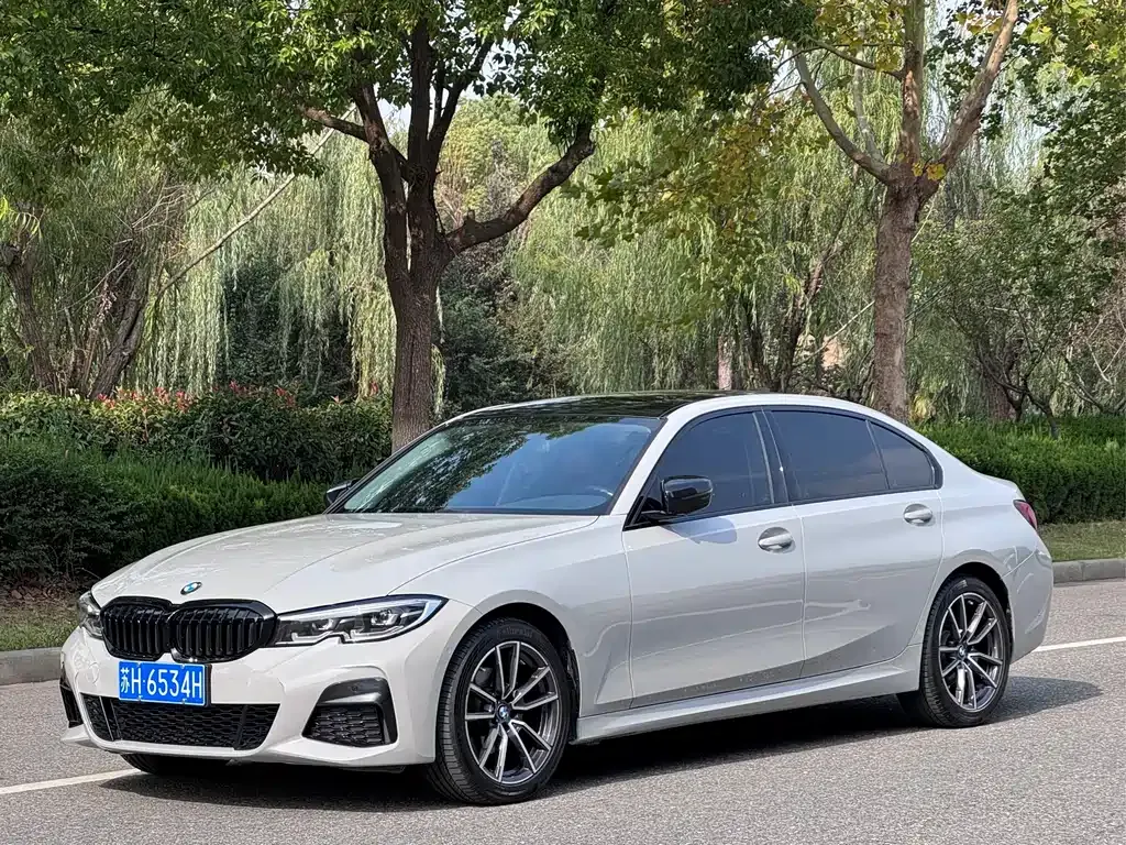 BMW 3 Series 2022 из CN, фото 1