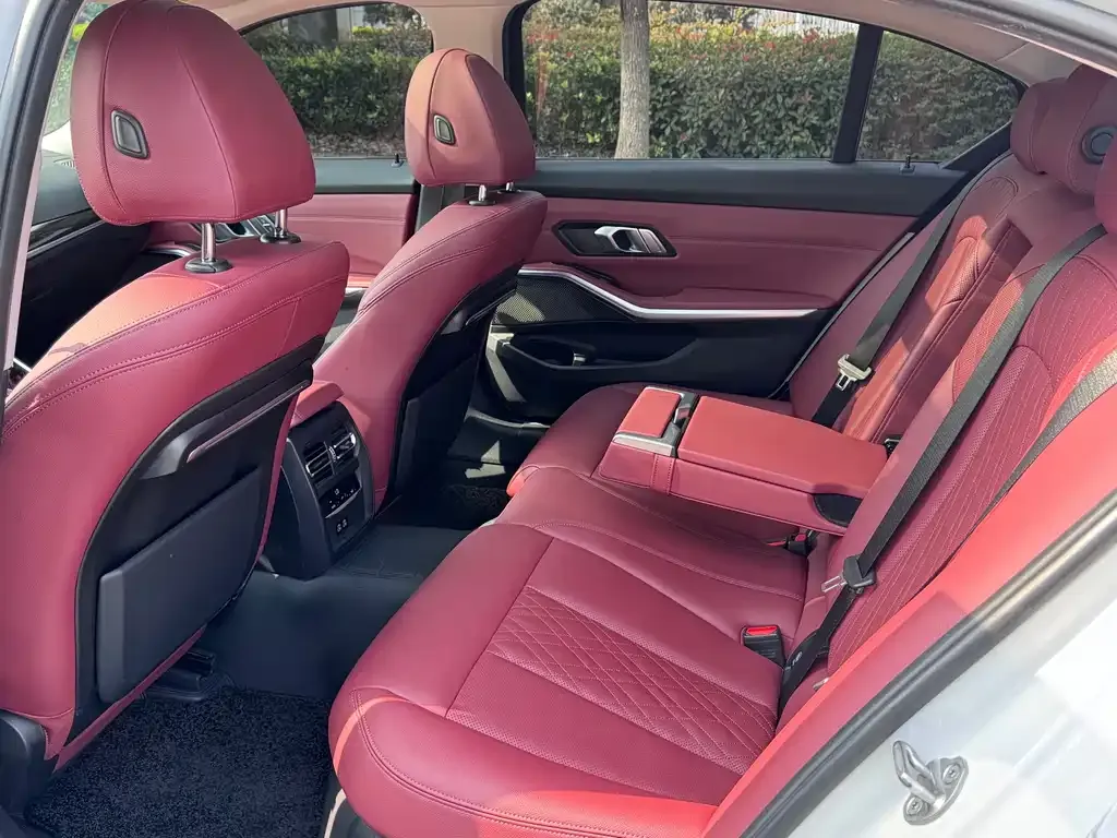BMW 3 Series 2022 из CN, фото 10