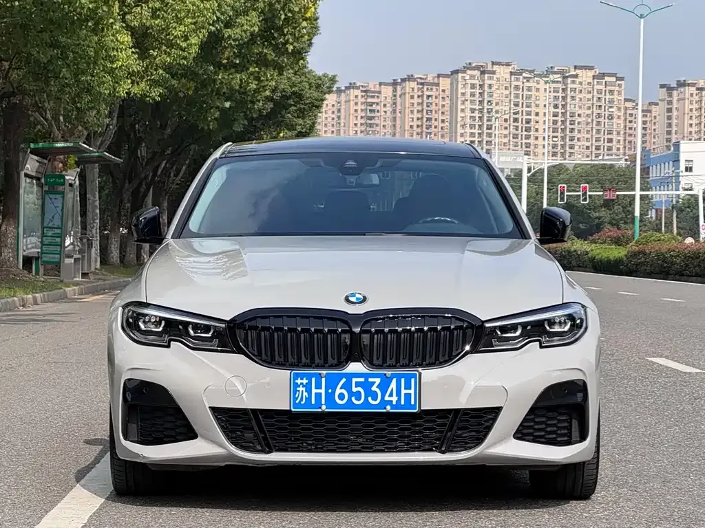 BMW 3 Series 2022 из CN, фото 2