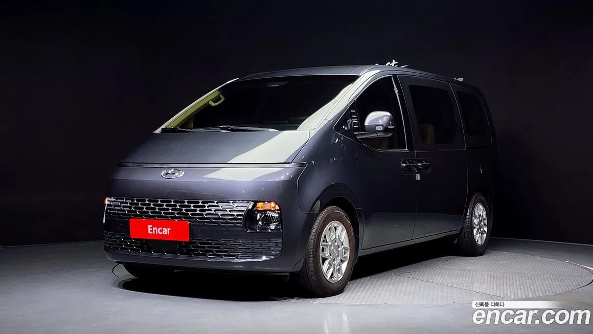Hyundai Staria — фото 1
