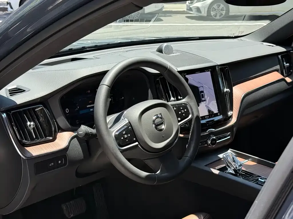 [object Object] XC60 PHEV 2024 из CN, фото 4