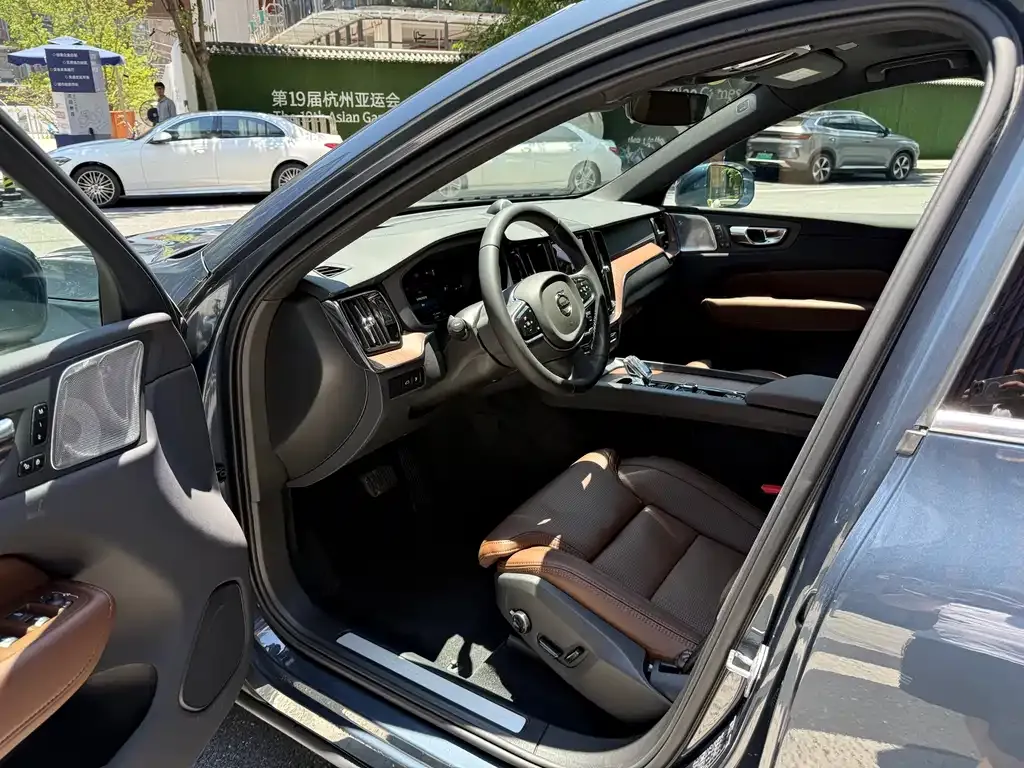 [object Object] XC60 PHEV 2024 из CN, фото 5