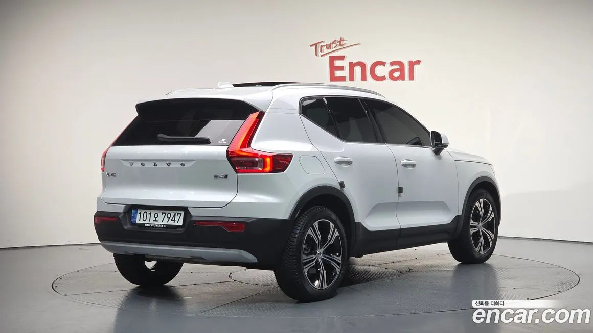Volvo XC40 — фото 2