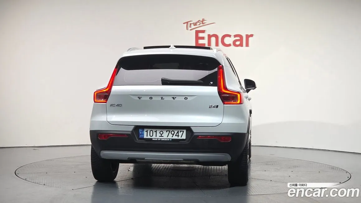Volvo XC40 — фото 4