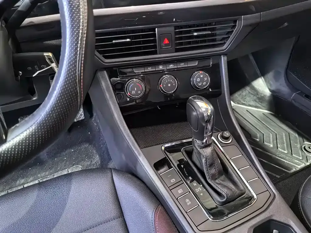 Volkswagen Bora 2022 из CN, фото 10