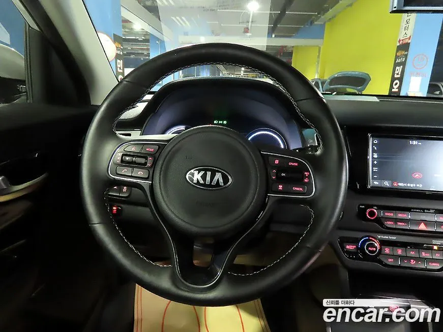 Kia Niro — фото 10