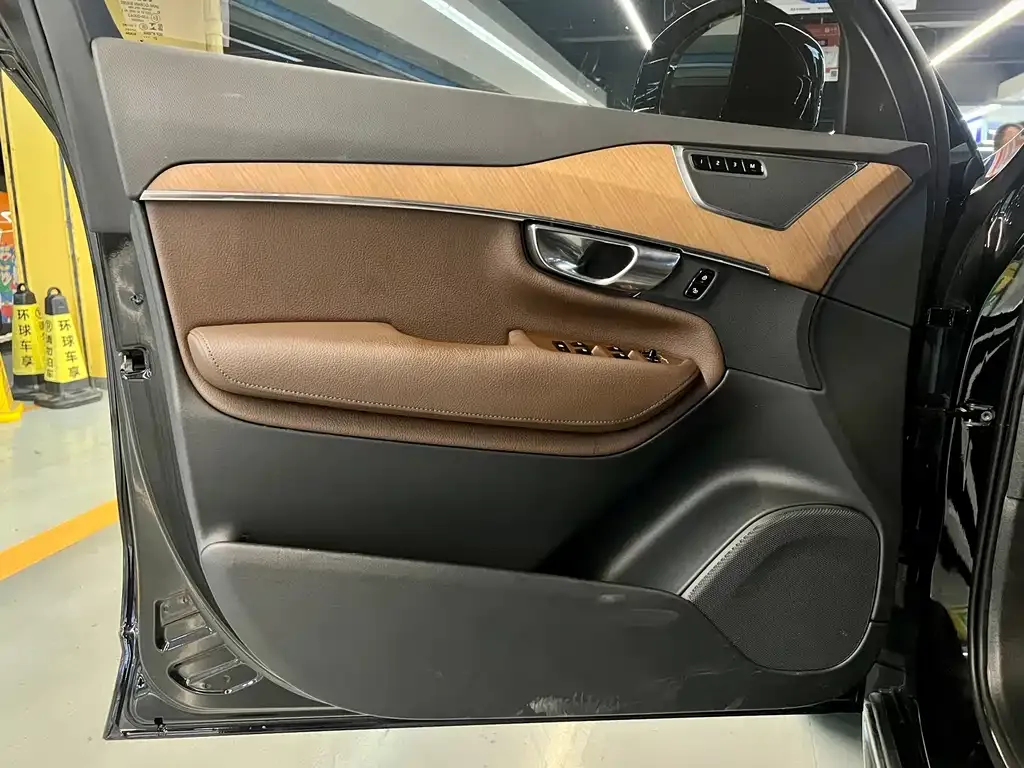 Volvo XC90 2022 из CN, фото 9