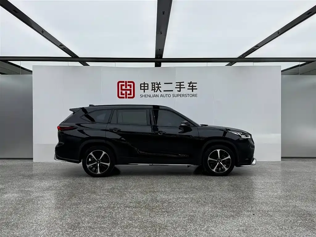 Toyota Crown Kluger 2024 из CN, фото 5