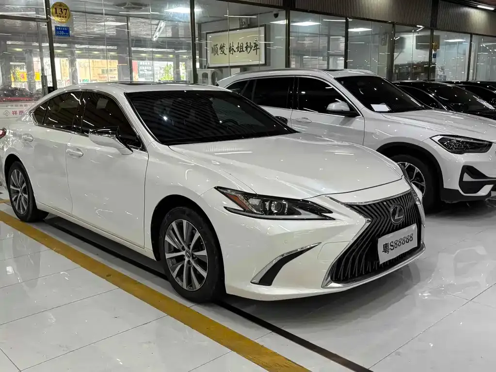 Lexus ES 2021 из CN, фото 2