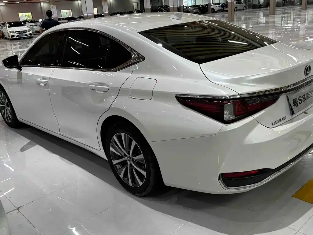 Lexus ES 2021 из CN, фото 4