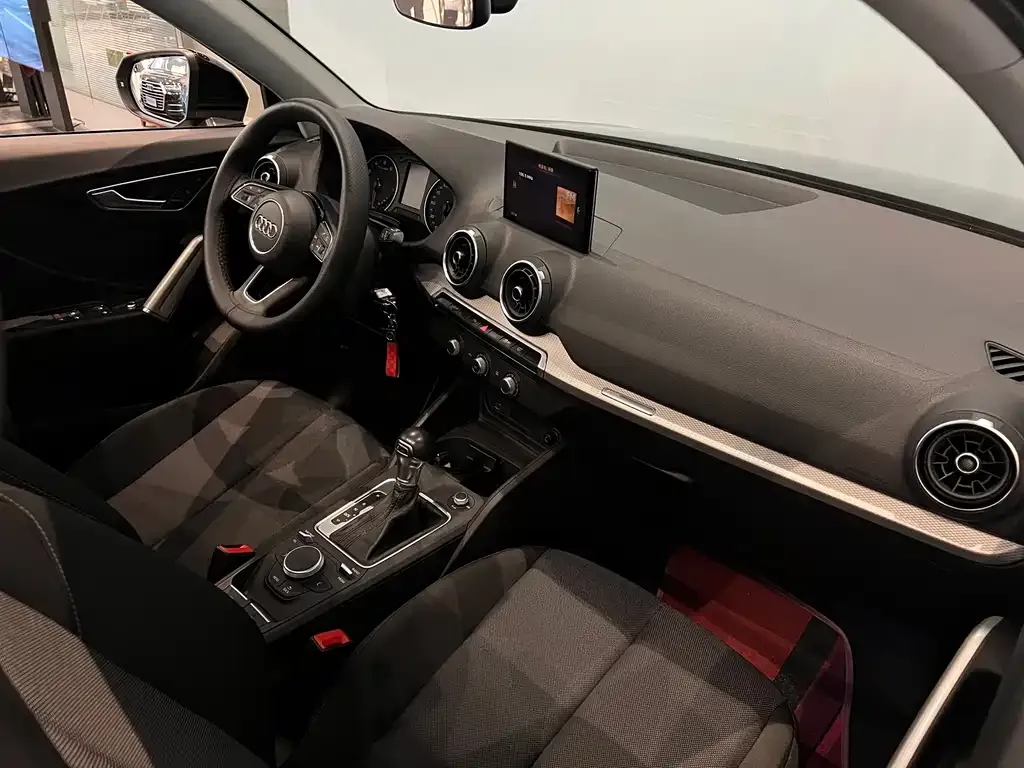 Audi Q2L 2021 из CN, фото 8