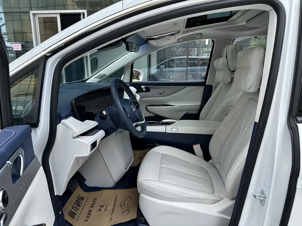 Buick GL8 Hybrid — фото 7