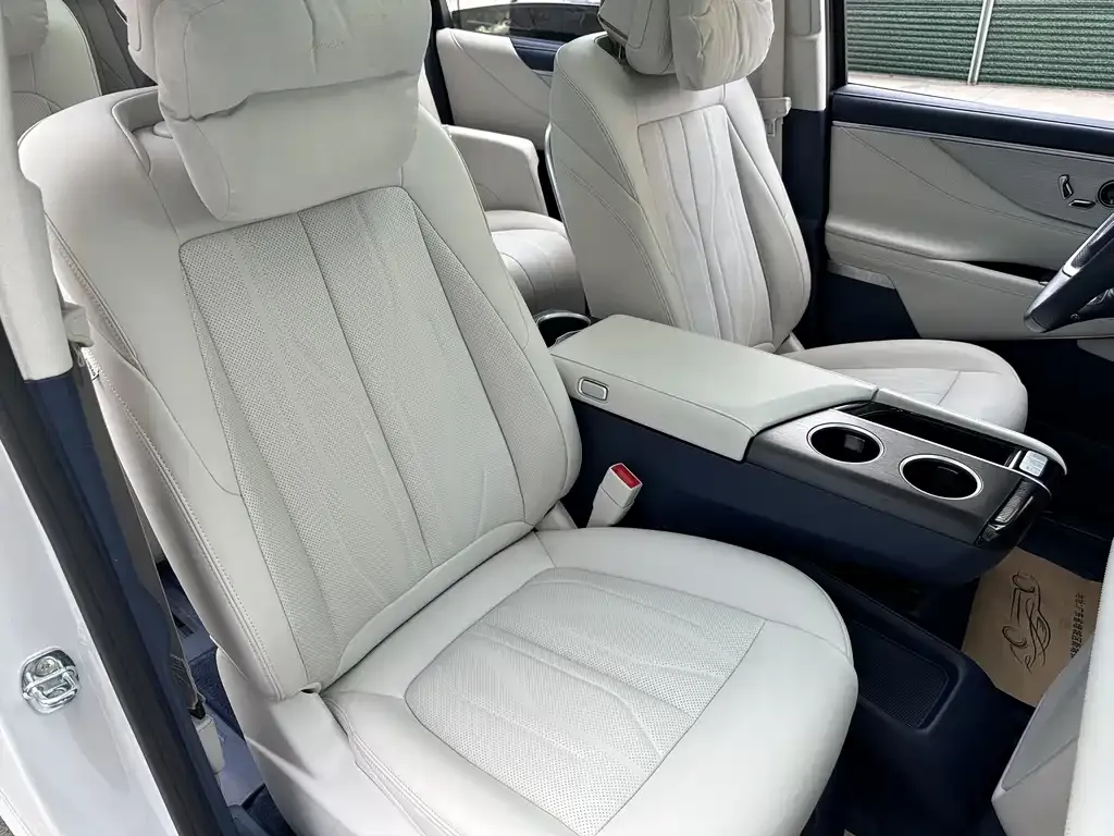 Buick GL8 Hybrid — фото 8