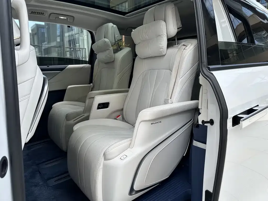 Buick GL8 Hybrid — фото 9