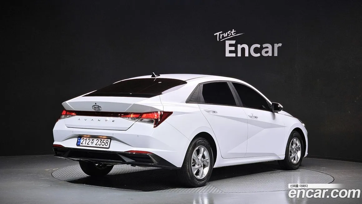 Hyundai AVANTE — фото 2