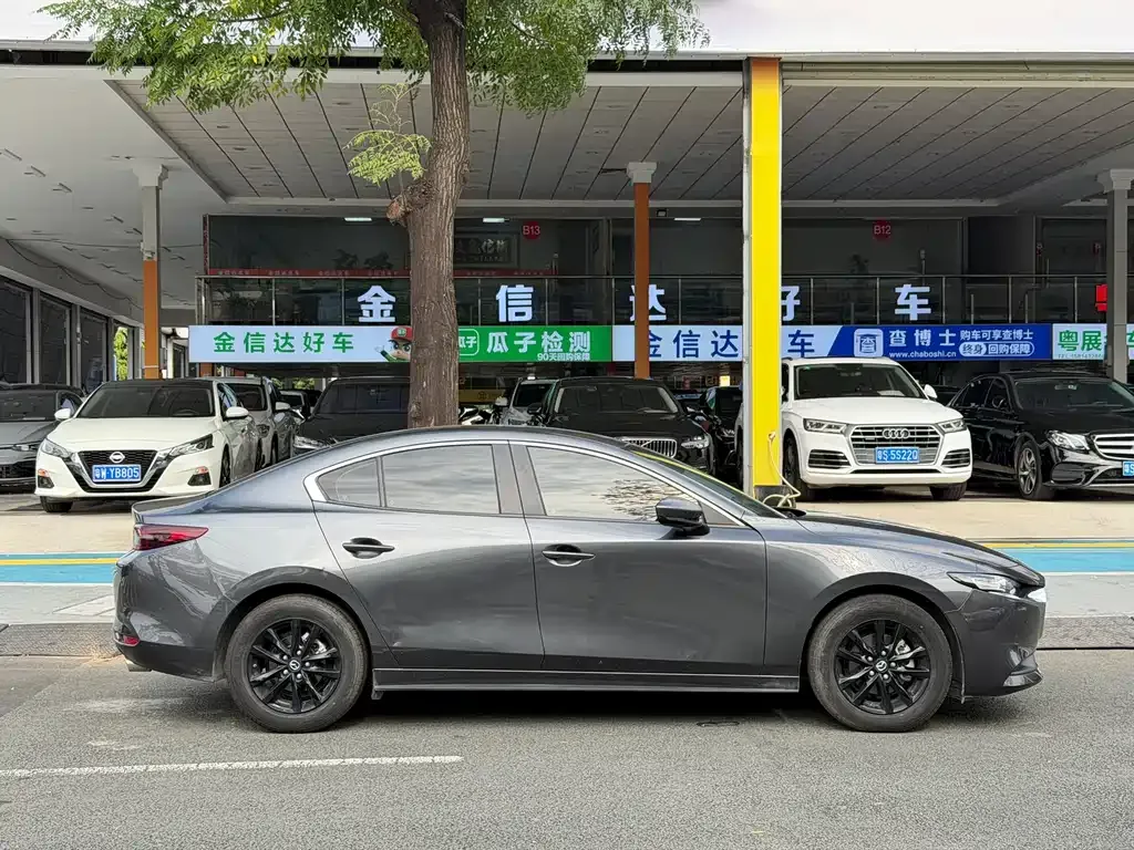 Mazda 3 Axela 2023 из CN, фото 4
