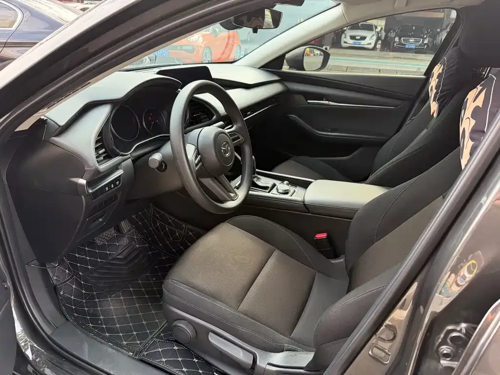 Mazda 3 Axela 2023 из CN, фото 6