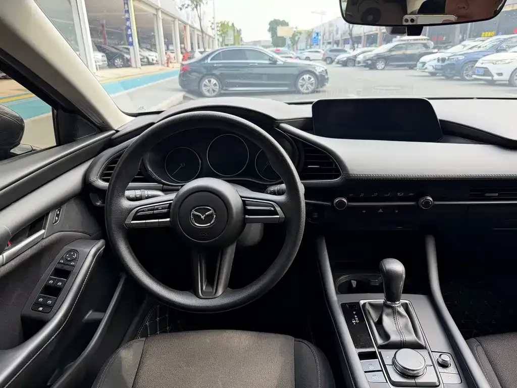Mazda 3 Axela 2023 из CN, фото 8