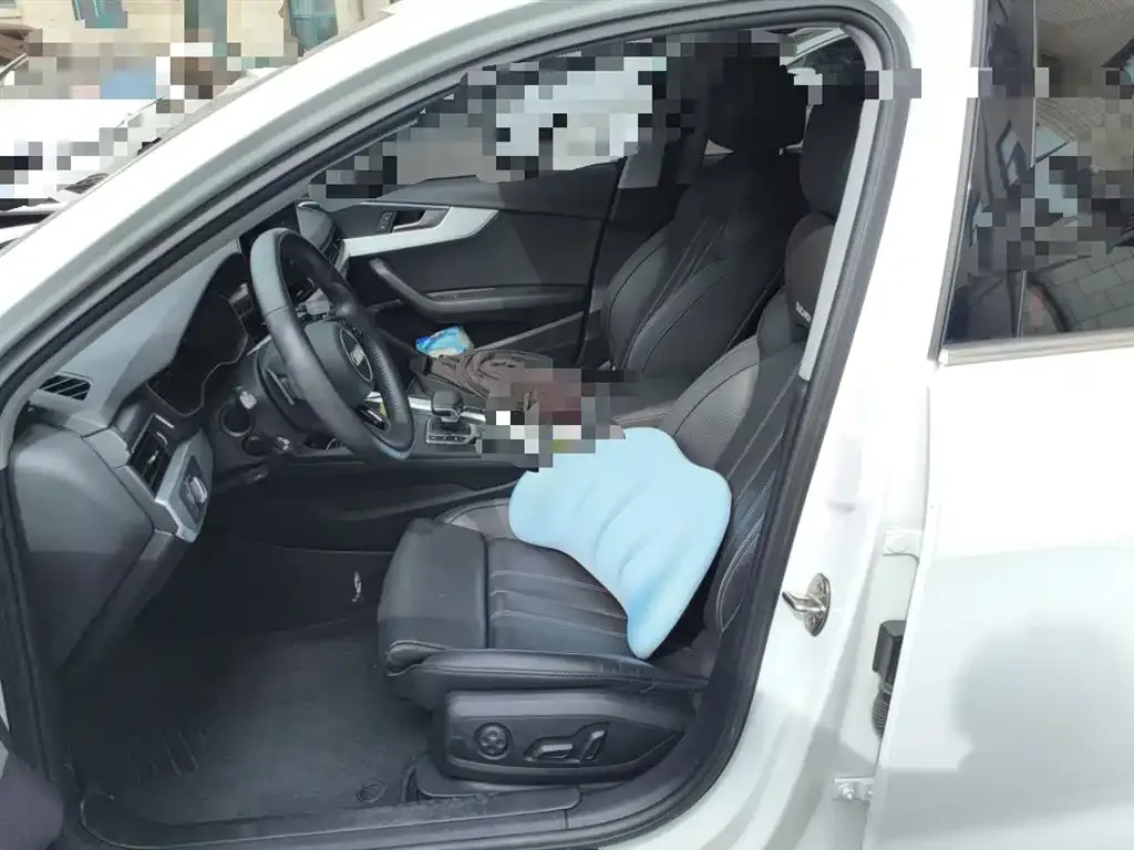 Audi A4L 2021 из CN, фото 8