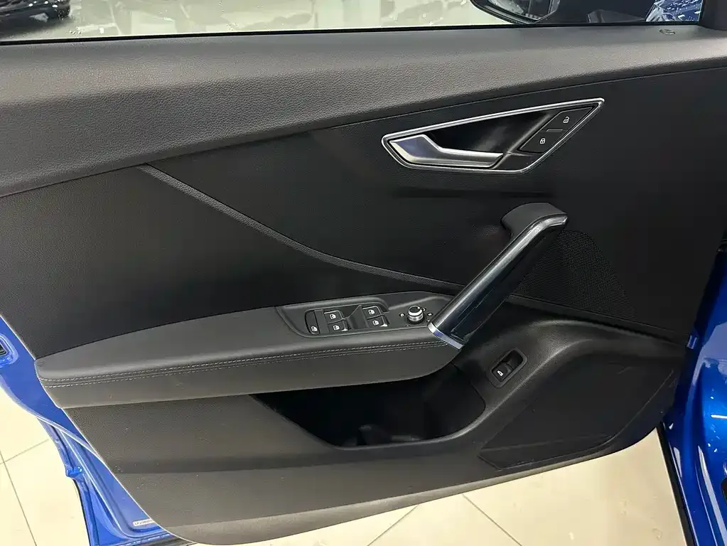 Audi Q2L 2022 из CN, фото 7