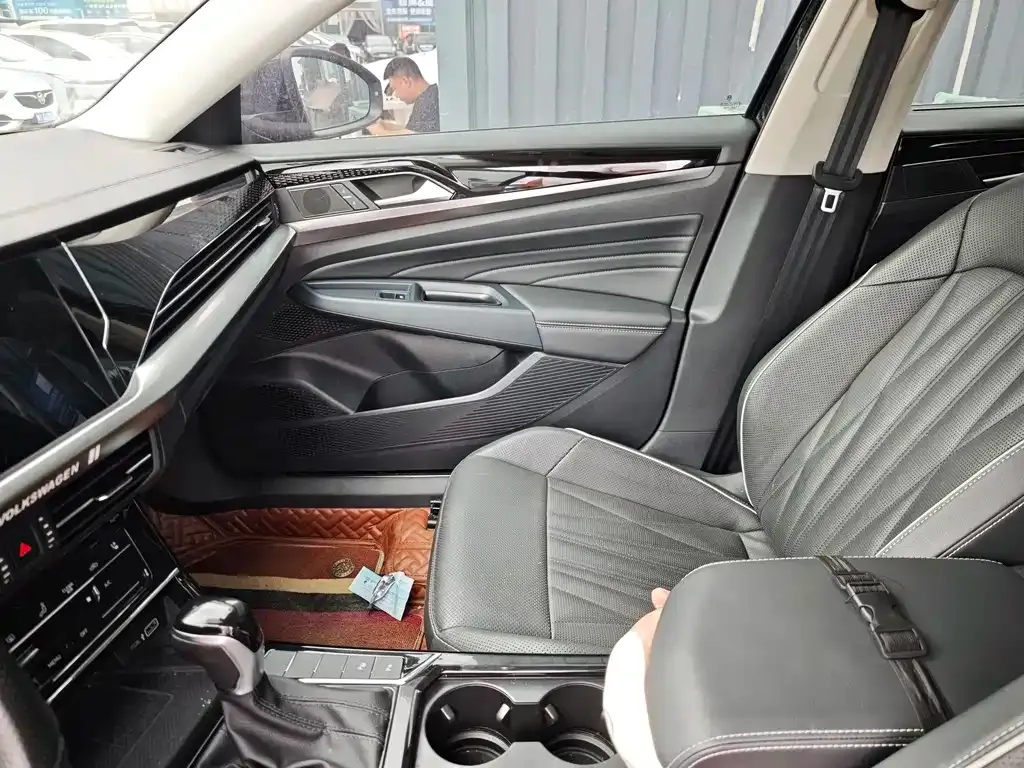 Volkswagen Passat 2022 из CN, фото 5