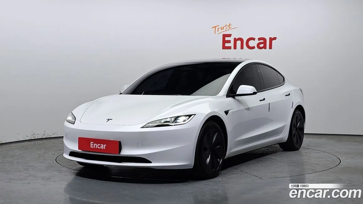 Tesla Model 3 — фото 1
