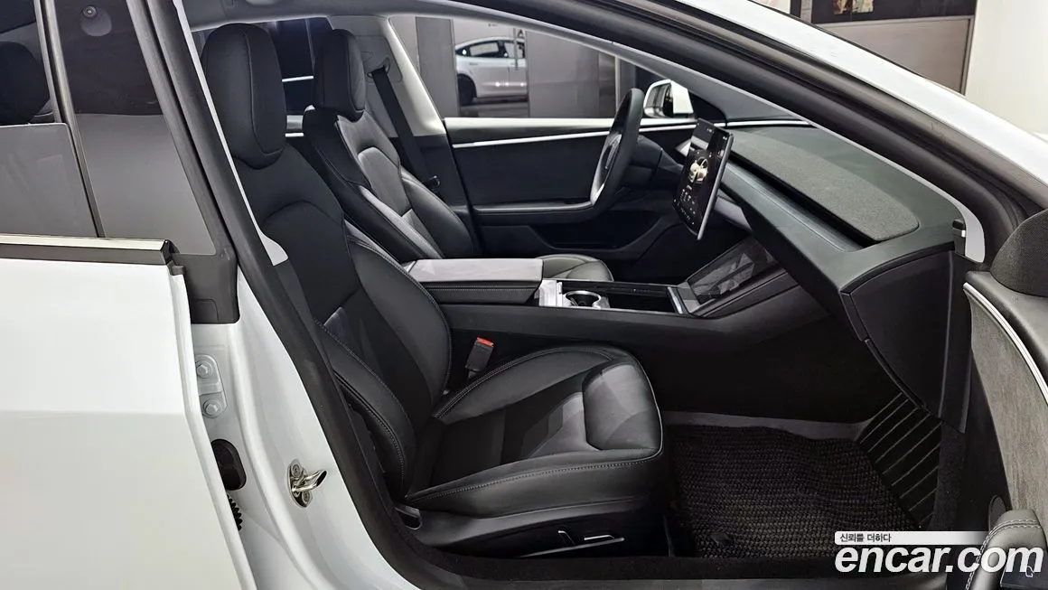 Tesla Model 3 — фото 10