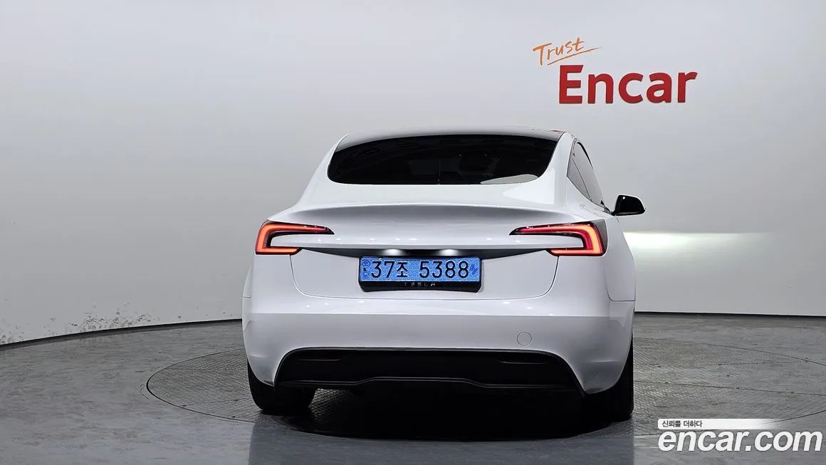 Tesla Model 3 — фото 4