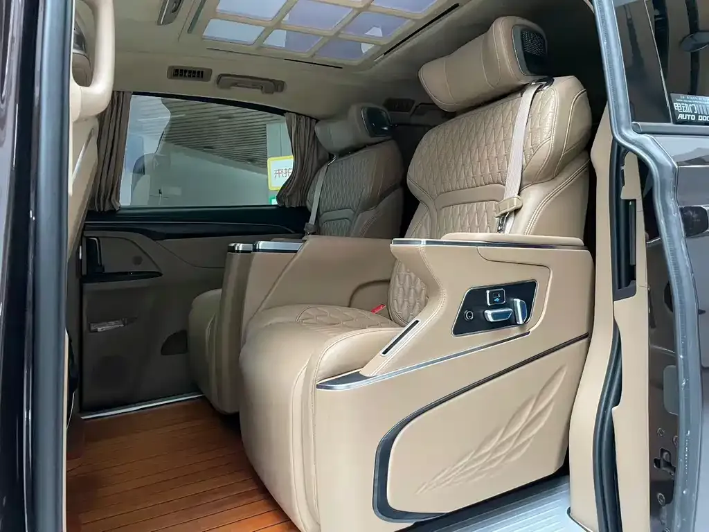 Buick GL8 2021 из CN, фото 5