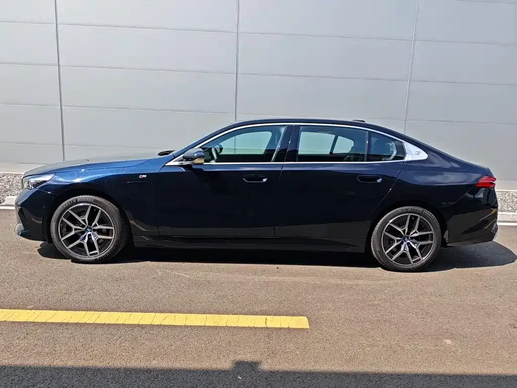 BMW i5 2025 из CN, фото 2