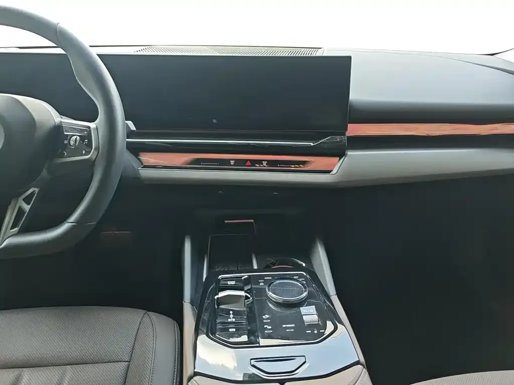 BMW i5 2025 из CN, фото 9