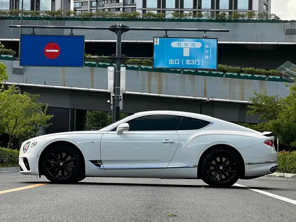 Bentley Continental — фото 9