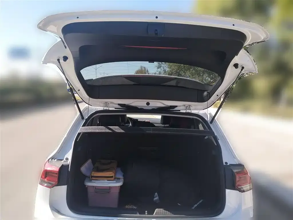 Volkswagen Golf 2022 из CN, фото 10