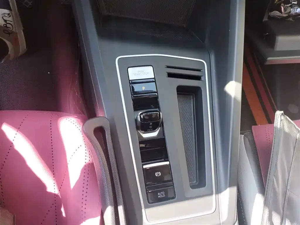 Volkswagen Golf 2022 из CN, фото 7