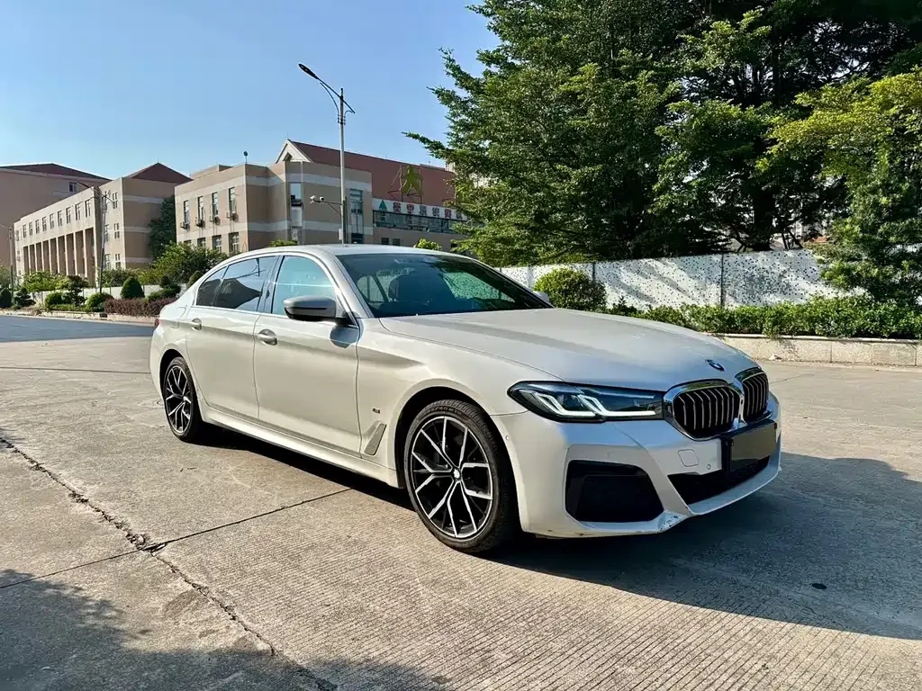 BMW 5 Series — фото 3