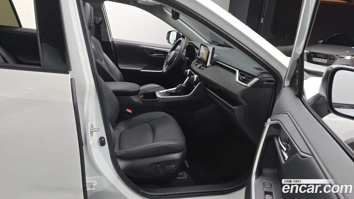 Toyota RAV4 2023 из KR, фото 10