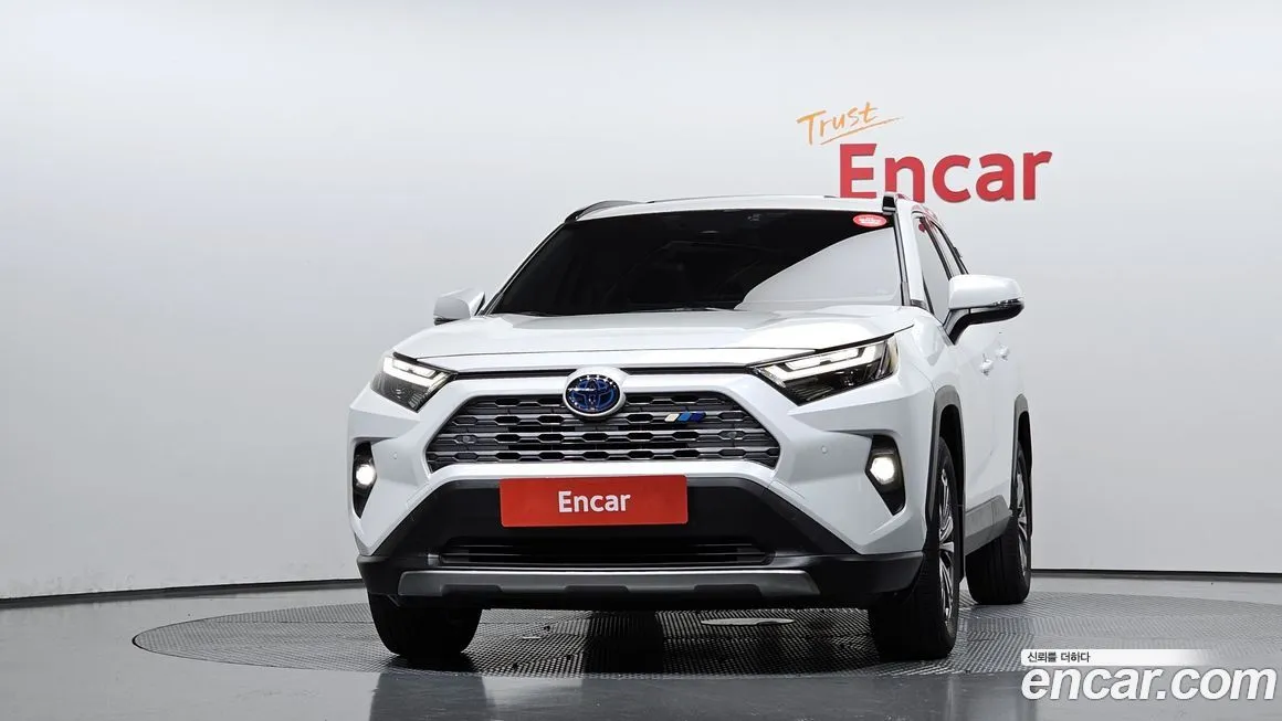 Toyota RAV4 2023 из KR, фото 3